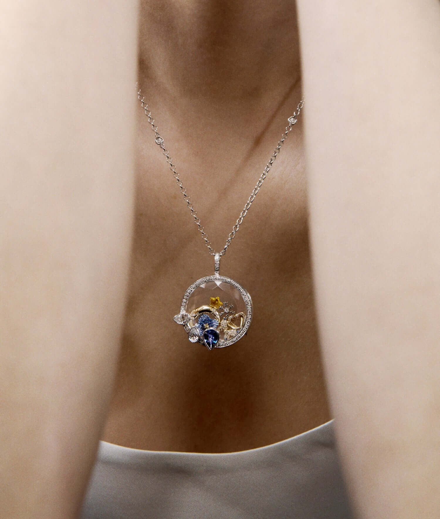 Artemis Sapphire Pear Drop Locket 18k